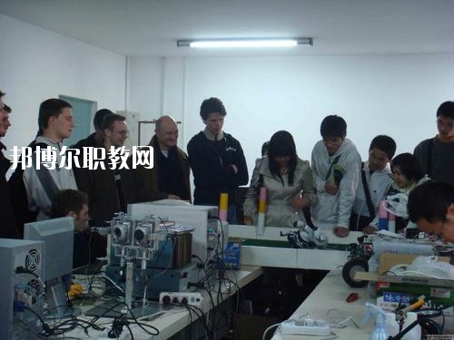 瀘州化工廠技工學校2020年報名條件、招生要求、招生對象