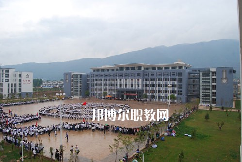 麗江民族中等專業(yè)學(xué)校2021年報名條件、招生要求、招生對象